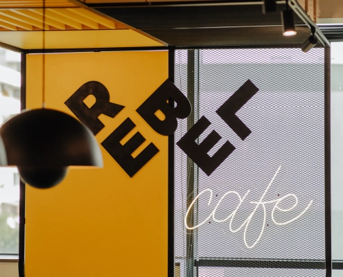 RebelDot_opening_083